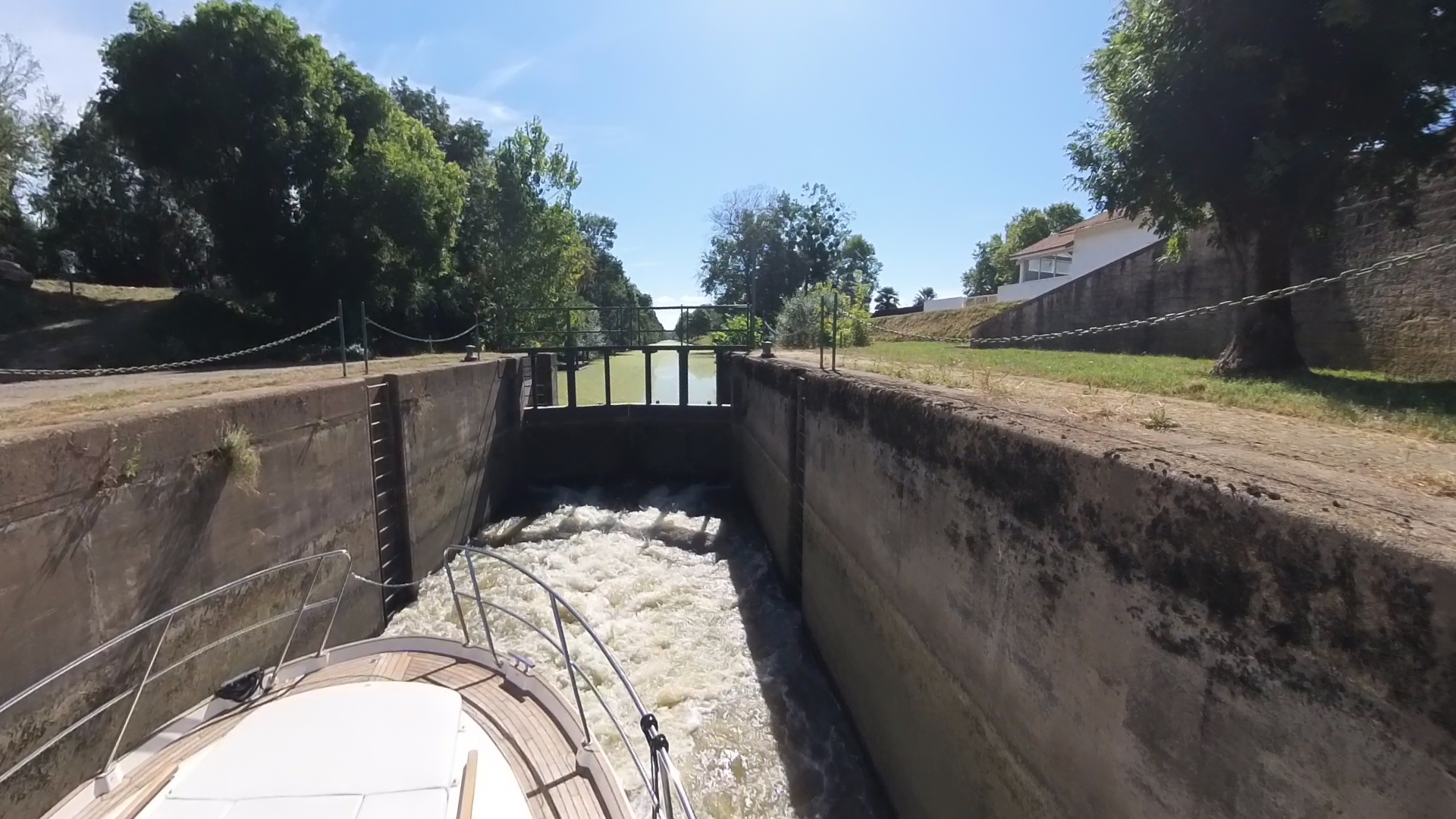 VID_20240808_103415_00_006_2024-08-08_19-53-19_screenshot